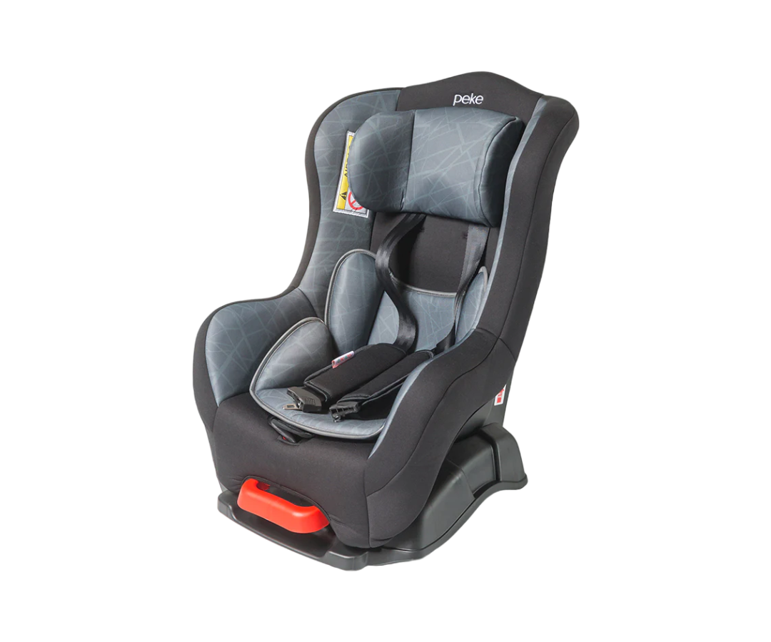 Asiento de auto negro con gris
