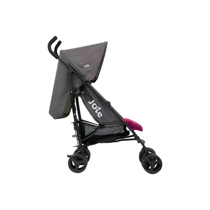 Plegado rápido con asa de transporte integrada.