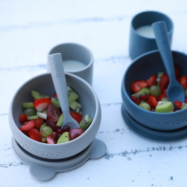 Set de Bowl con tapa, cuchara y vasito.